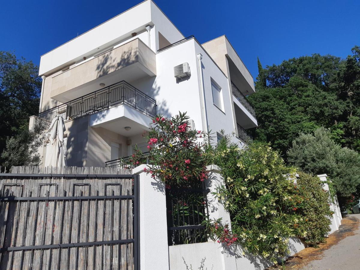 Apartments Villa Simonovic Petrovac ภายนอก รูปภาพ