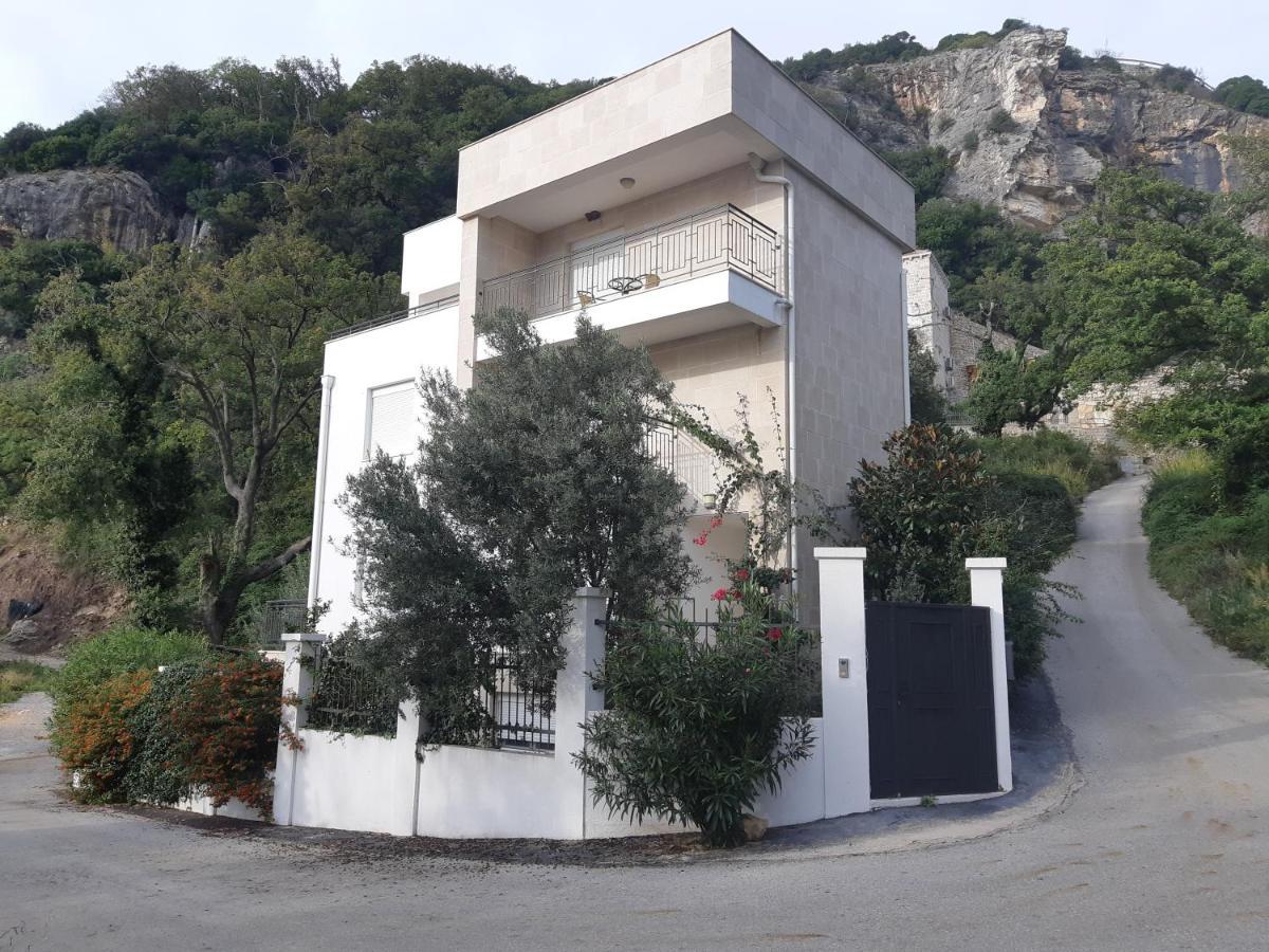 Apartments Villa Simonovic Petrovac ภายนอก รูปภาพ