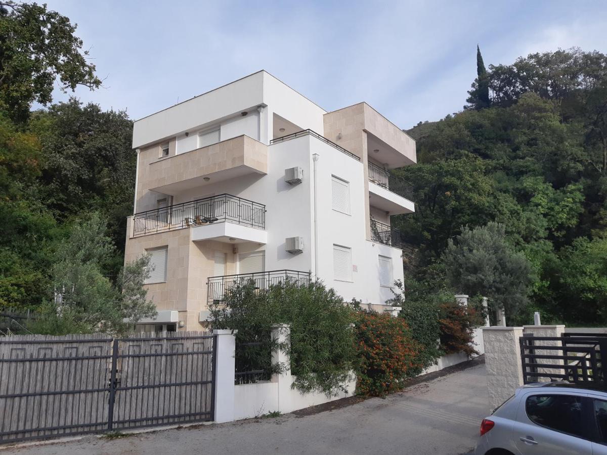 Apartments Villa Simonovic Petrovac ภายนอก รูปภาพ