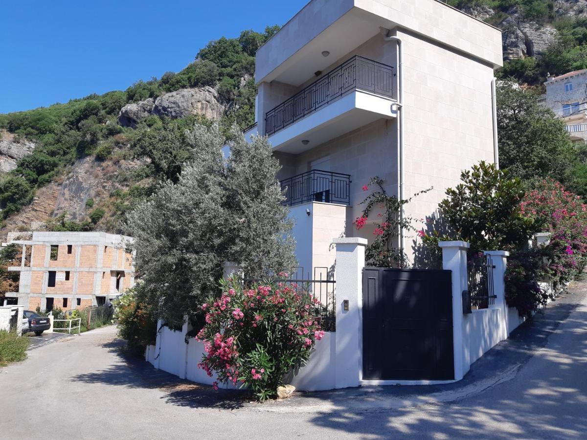 Apartments Villa Simonovic Petrovac ภายนอก รูปภาพ