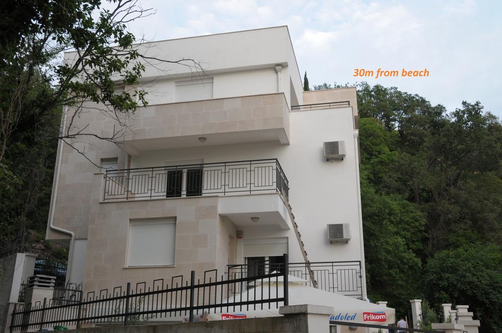Apartments Villa Simonovic Petrovac ภายนอก รูปภาพ