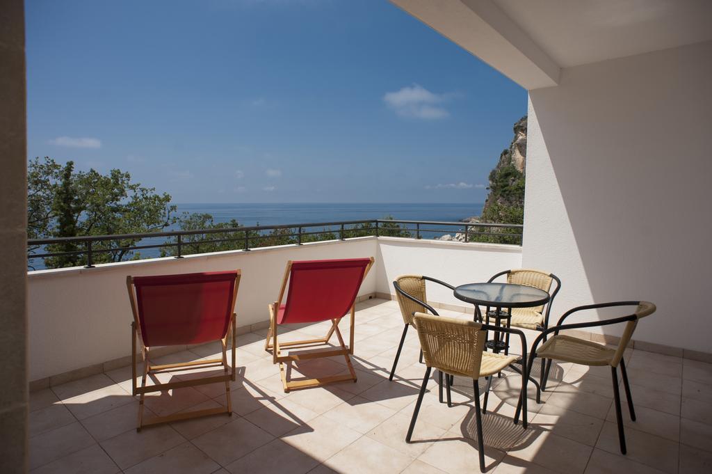 Apartments Villa Simonovic Petrovac ภายนอก รูปภาพ