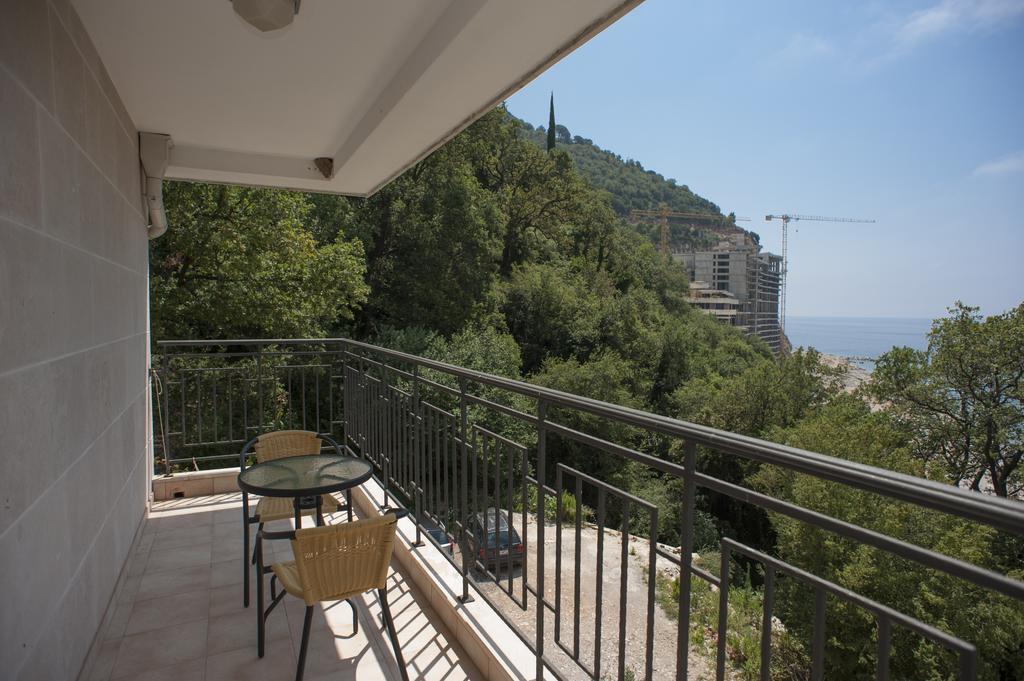 Apartments Villa Simonovic Petrovac ภายนอก รูปภาพ