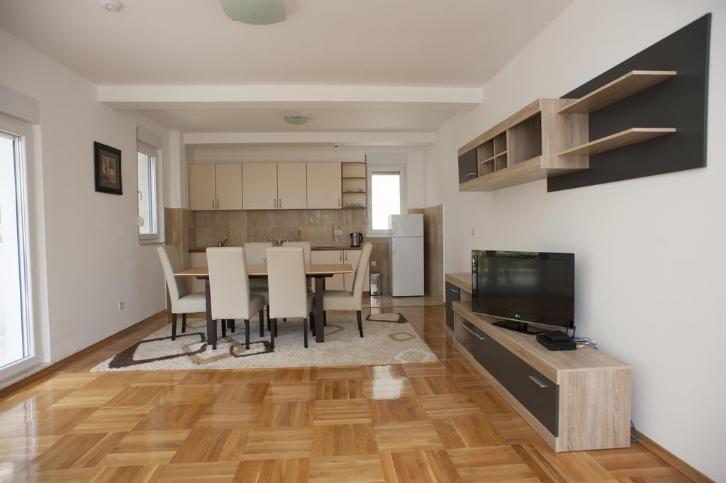 Apartments Villa Simonovic Petrovac ภายนอก รูปภาพ
