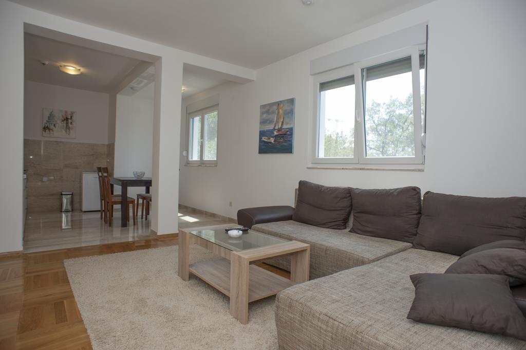 Apartments Villa Simonovic Petrovac ภายนอก รูปภาพ