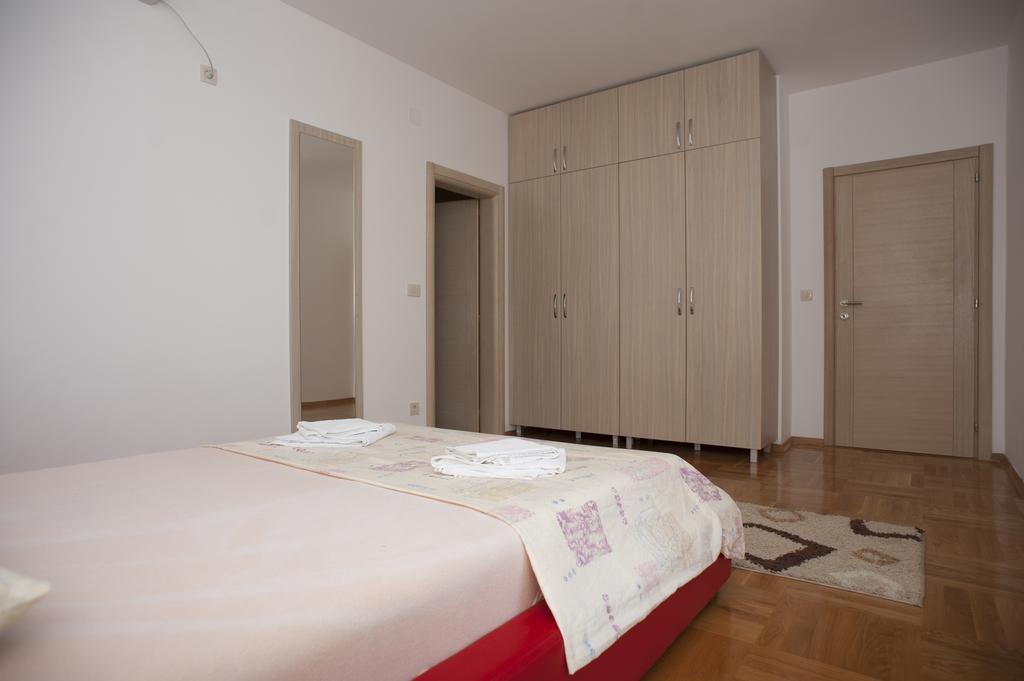 Apartments Villa Simonovic Petrovac ภายนอก รูปภาพ