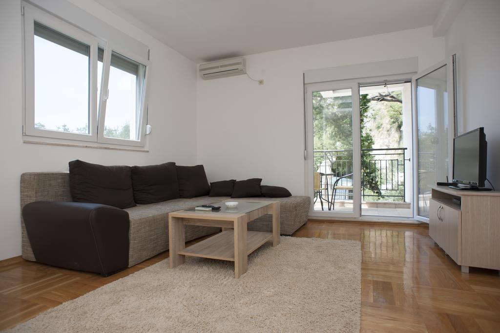 Apartments Villa Simonovic Petrovac ภายนอก รูปภาพ