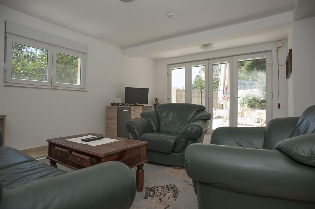 Apartments Villa Simonovic Petrovac ภายนอก รูปภาพ