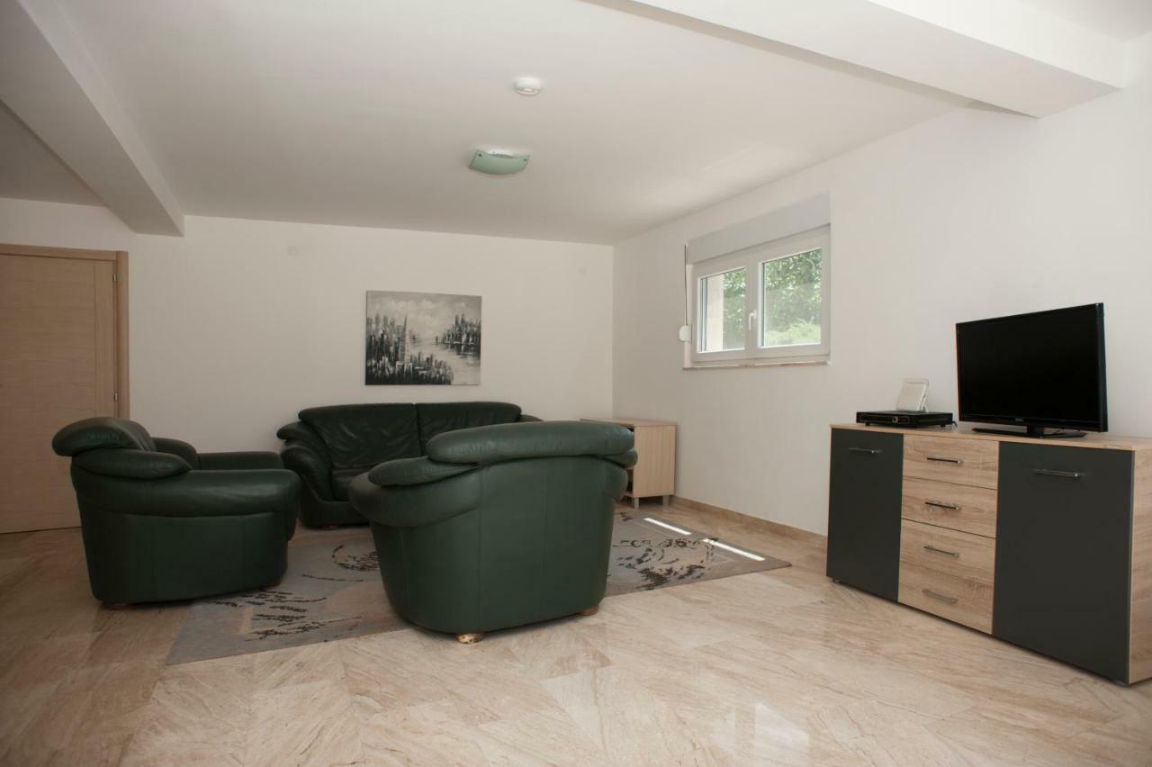 Apartments Villa Simonovic Petrovac ภายนอก รูปภาพ