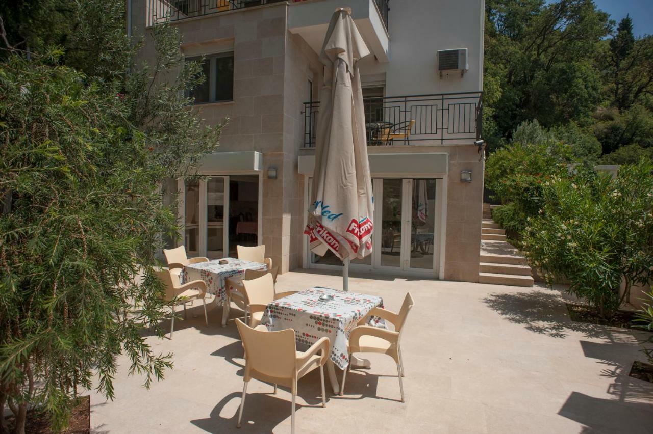 Apartments Villa Simonovic Petrovac ภายนอก รูปภาพ