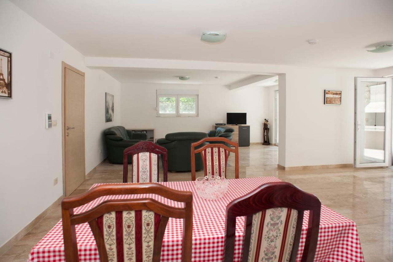 Apartments Villa Simonovic Petrovac ภายนอก รูปภาพ