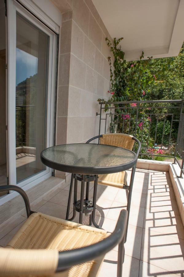 Apartments Villa Simonovic Petrovac ภายนอก รูปภาพ